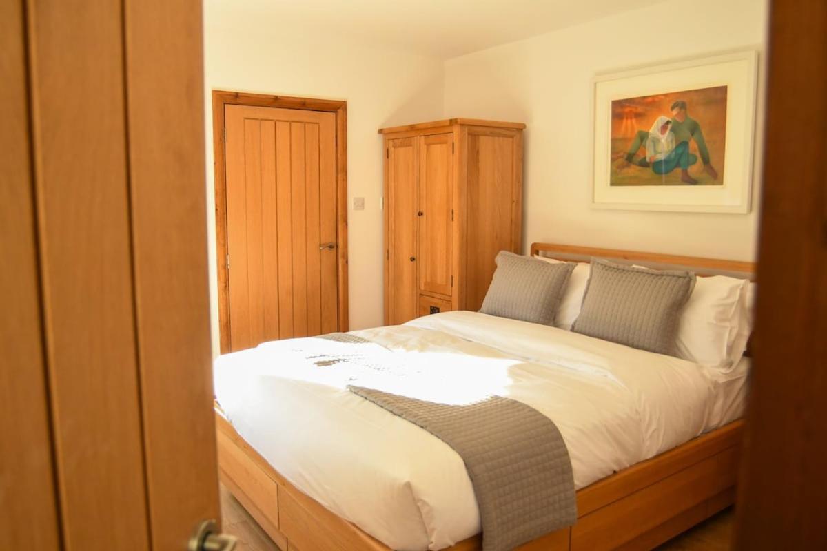 A Cosy Cottage Style Home Millom Bagian luar foto