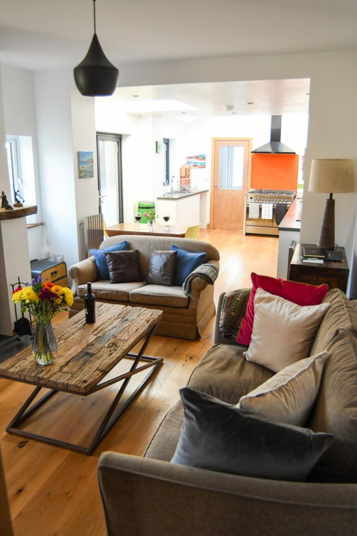 A Cosy Cottage Style Home Millom Bagian luar foto