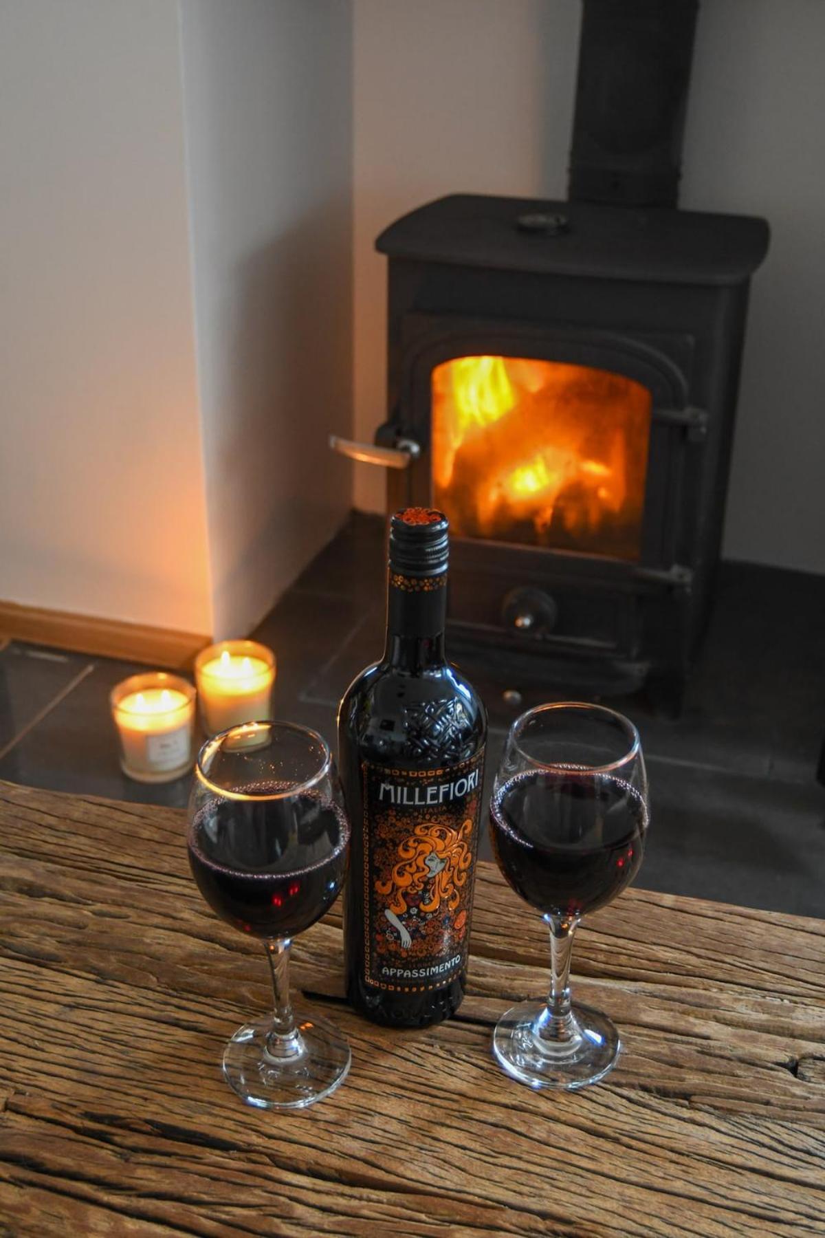 A Cosy Cottage Style Home Millom Bagian luar foto